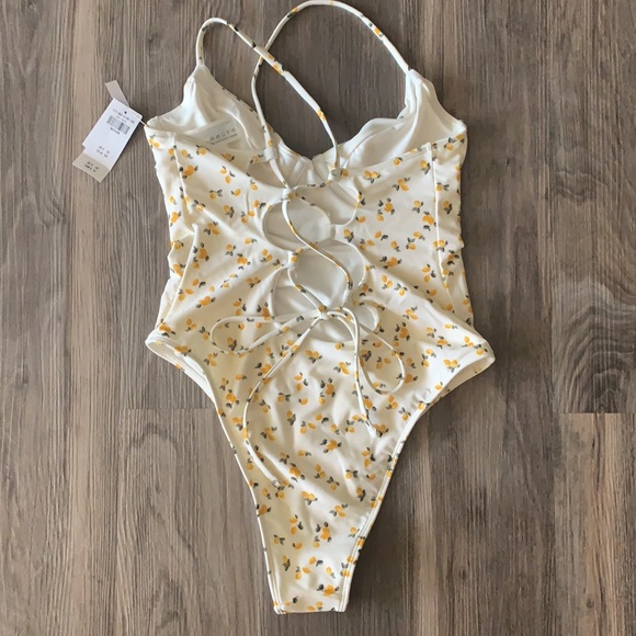 Abercrombie swim 1 piece with underwire - Picture 3 of 4